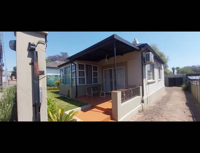 3 BEDROOM HOUSE FOR SALE IN KENSINGTON